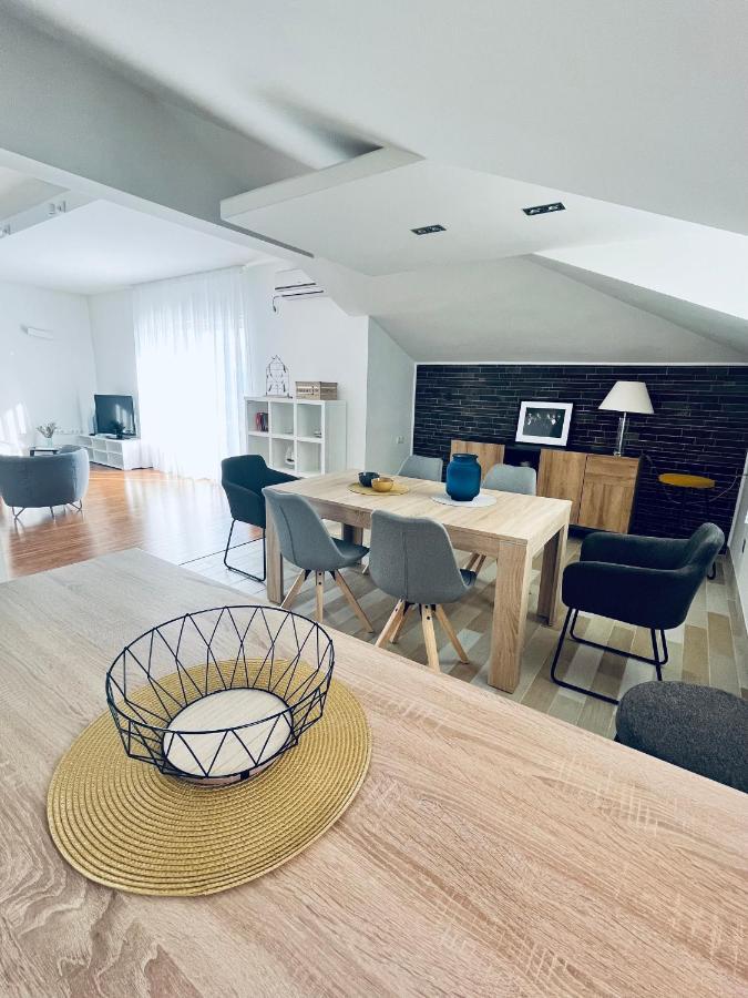 Sky - Beautiful Rooftop Apartment With Shared Pool Spalato Esterno foto